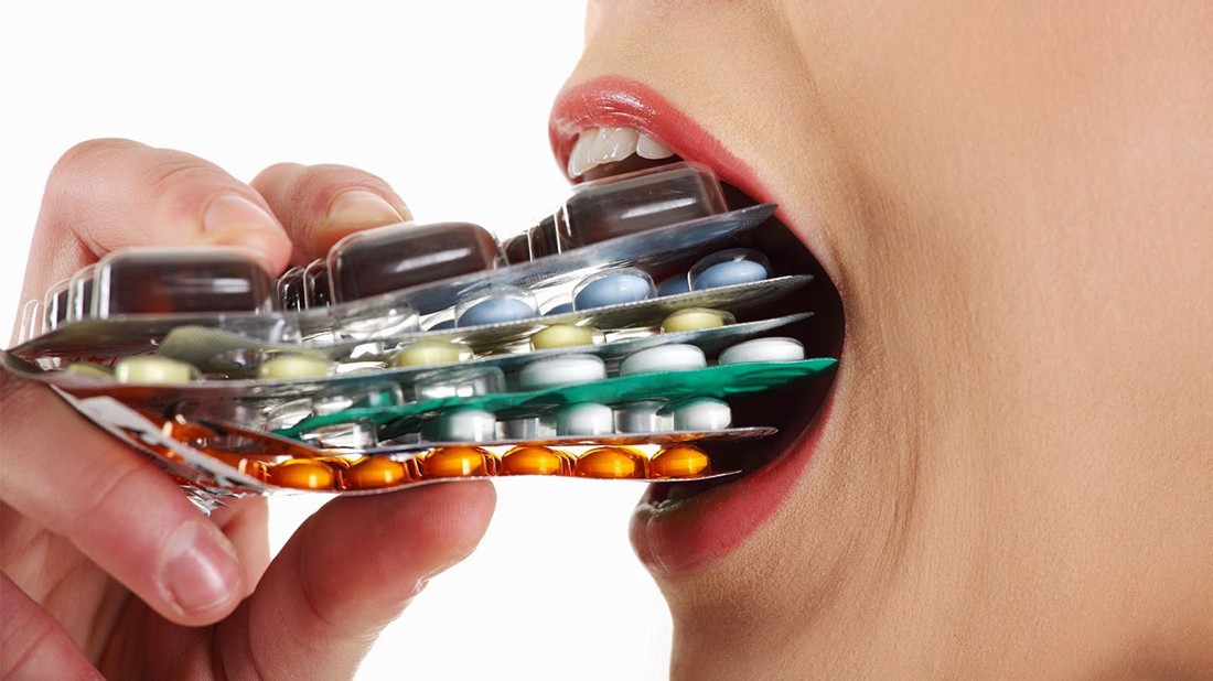 Pacijent uzima veliku količinu lijekova za bolove zuba.