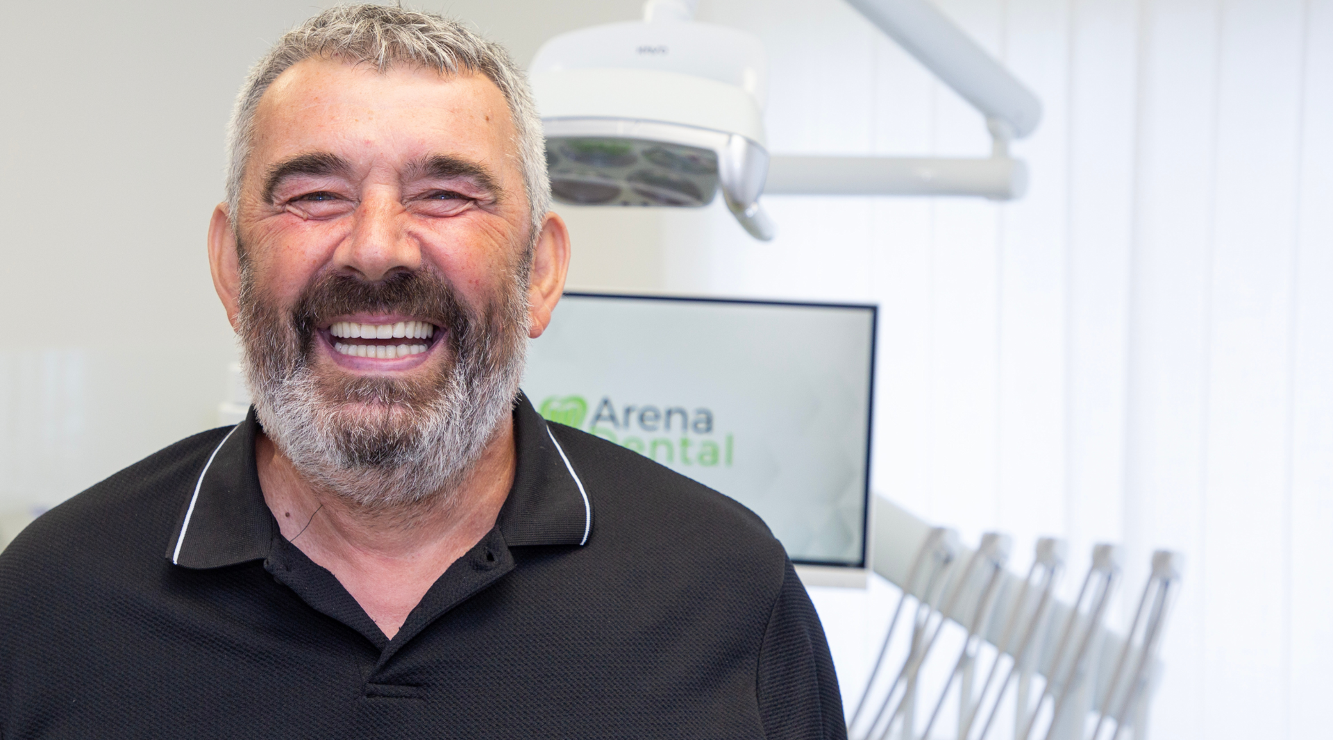 Titanski vijak, koji savršeno oponaša korijen zuba, idealno je rješenje za nedostatak korijena.