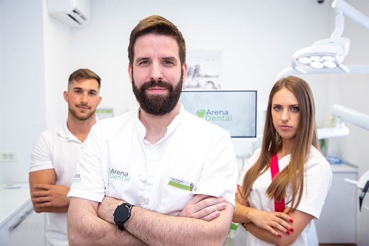 Stručni tim stomatološke poliklinike Arena Dental