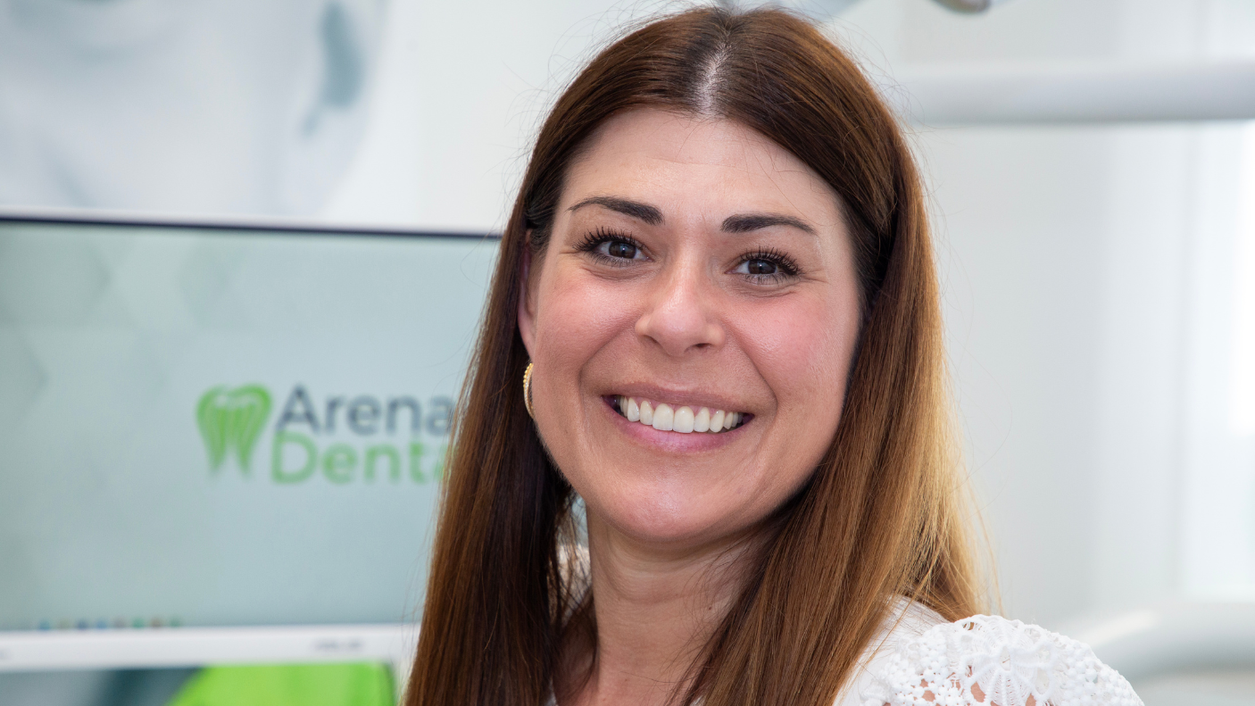 Faccette dentali: ritrovare il sorriso in modo naturale - Centro Dentistico  Romagnolo