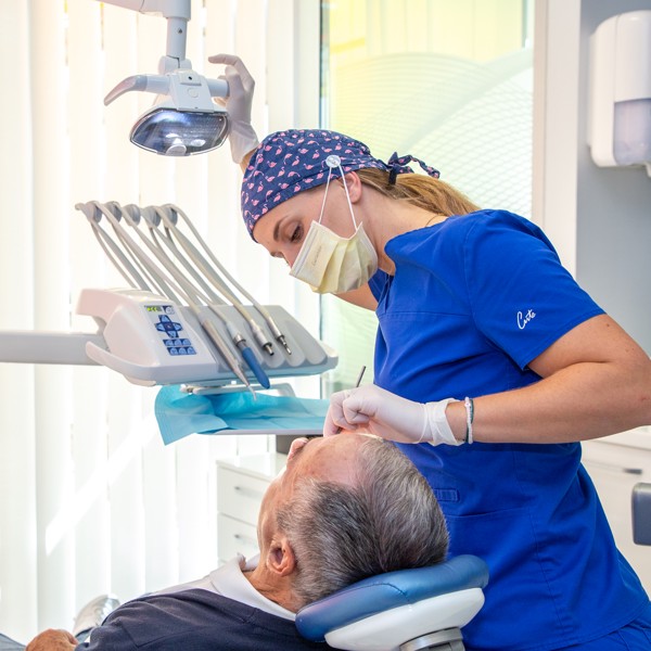 Oralna kirurgija_about