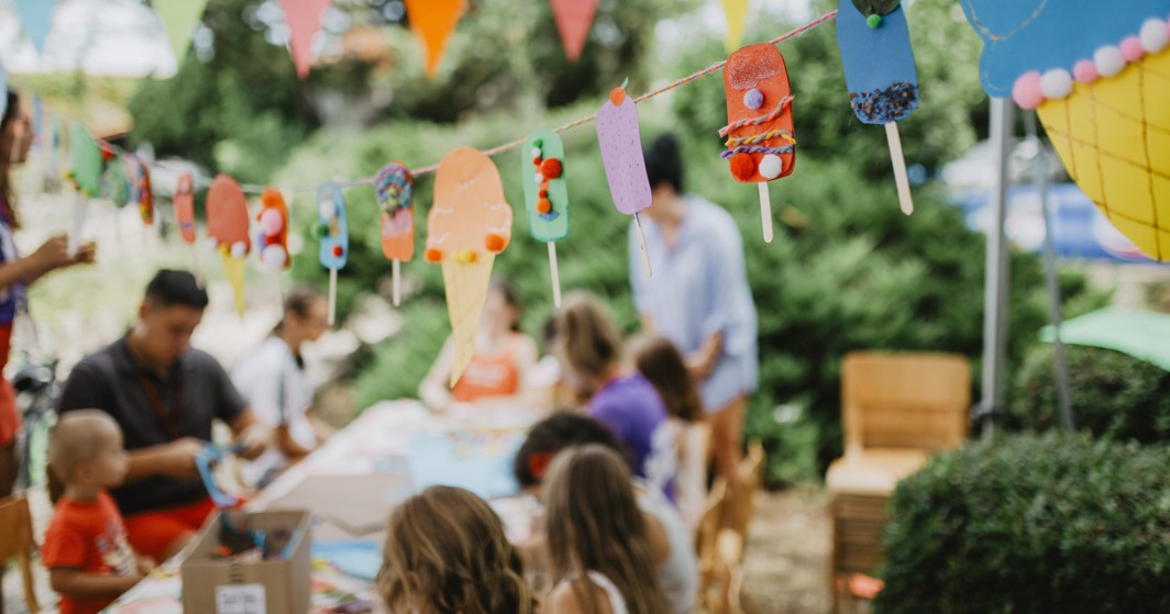 Animation fun and creative outdoor workshops for kids at the aminess Vival Grand Azur Hotel.