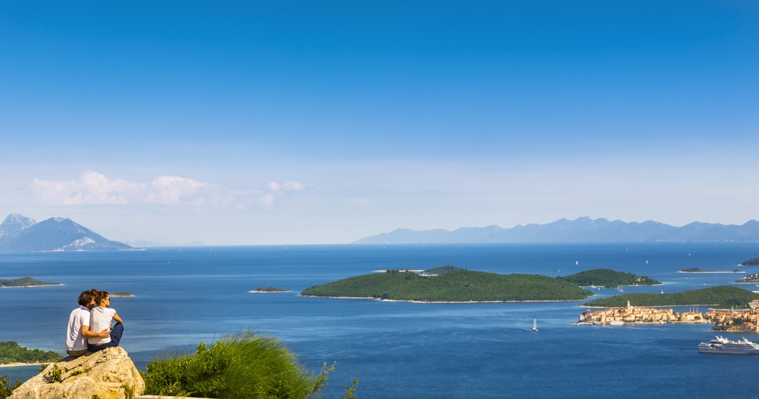 Guests hiking on St. Ilija Hill with panoramic views near the Aminess Maradiso Bellevue Village.