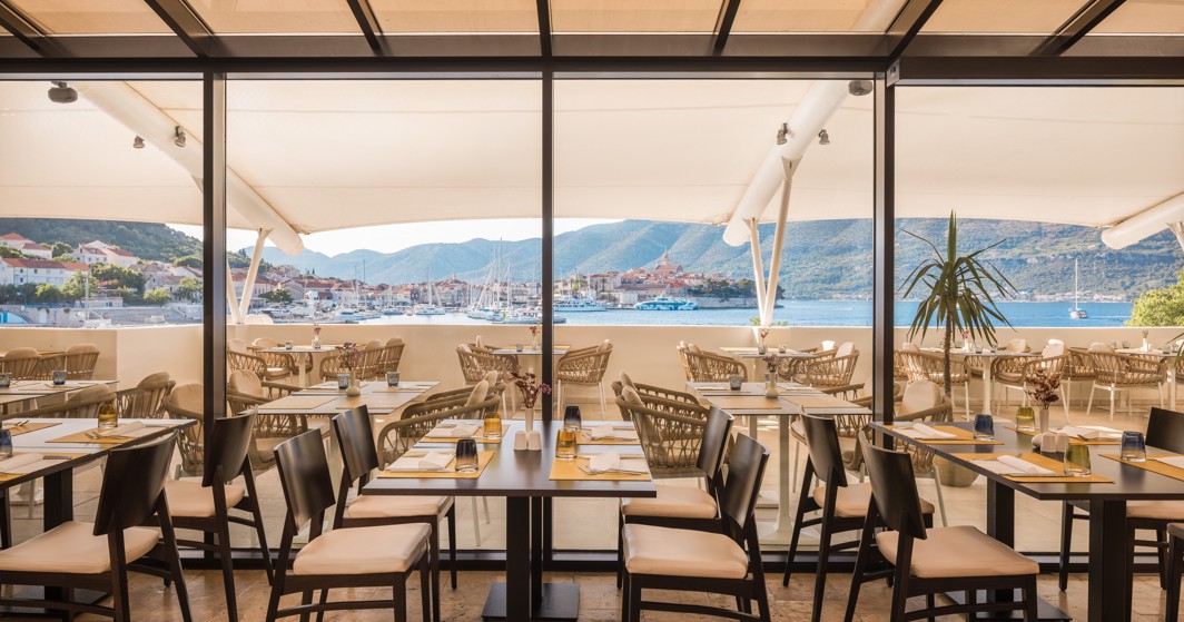 Terrazza coperta del ristorante Unico con vista