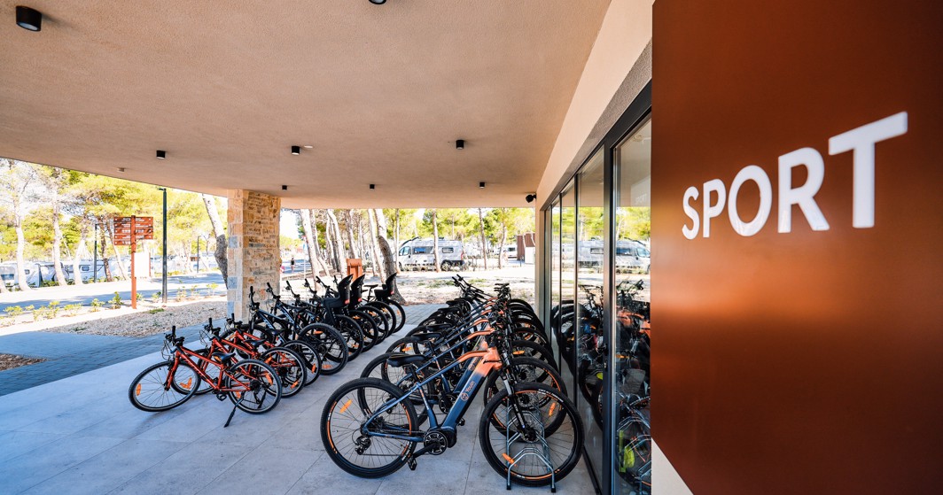 Fahrradbereich im Aminess Style Camping Avalona Resort.