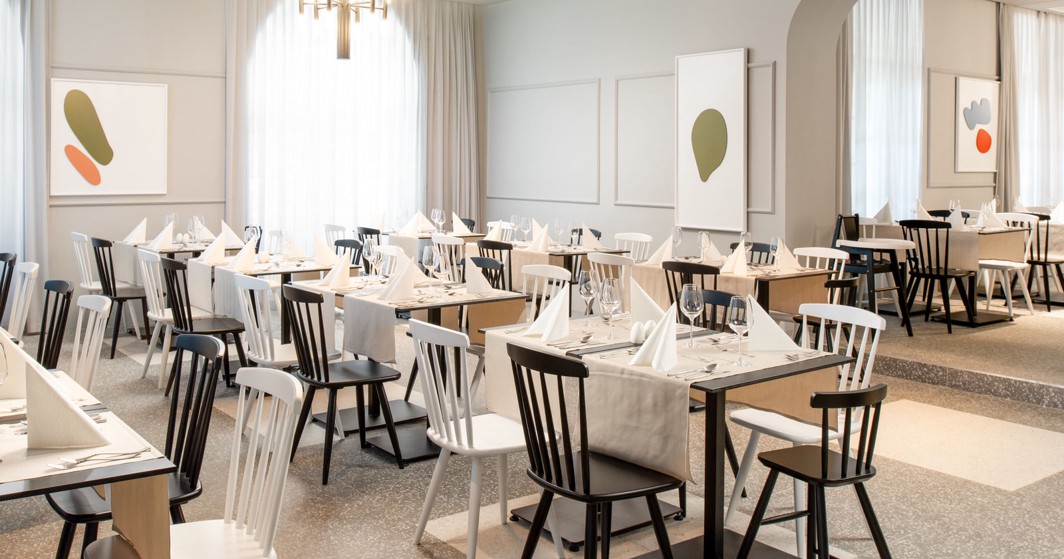 Elegant indoor restaurant at Aminess Vival Casa Lišanj in Novi Vinodolski with comfortable dining atmosphere.