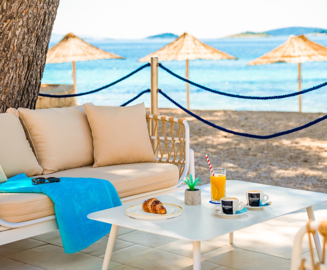 Punto Mare restaurant with a view of the peaceful beach at the Aminess Vival Grand Azur Hotel, Orebić.