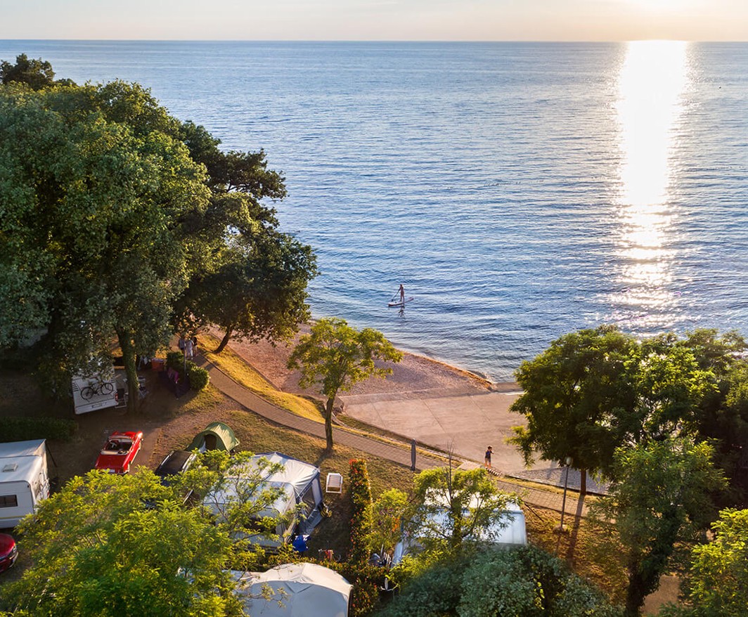 Piazzole di lusso con vista mare presso Aminess Planet Camping Maravea, Novigrad