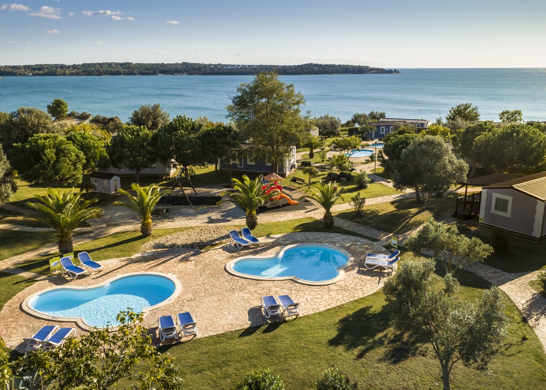 aminess-planet-camping-sirena-novigrad-holiday-homes-pools
