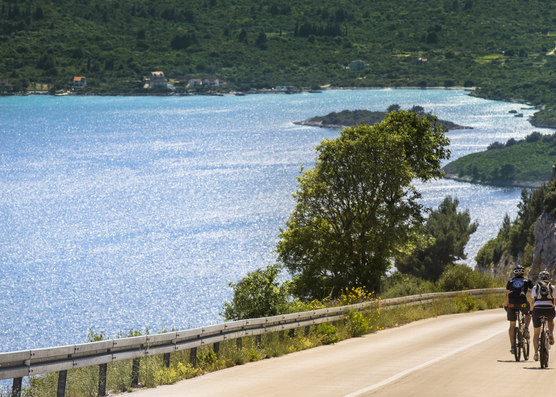 aminess-blog-tips-hiking-cycling-korcula-bike-cycling