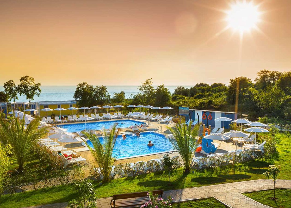 aminess-planet-camping-maravea-resort-mirami-pool