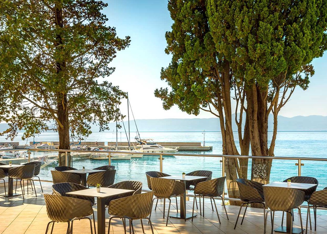 aminess-blog-is-croatia-a-good-wedding-destination-terrasse-view