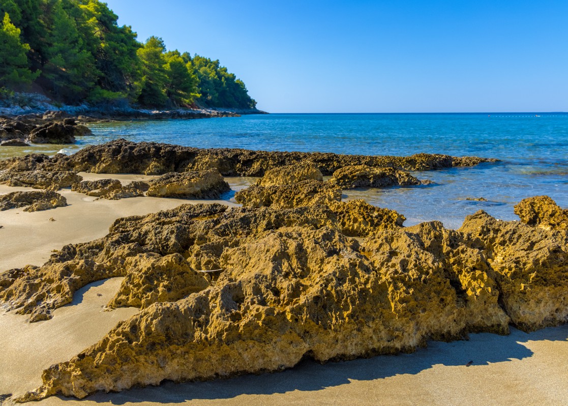 aminess-blog-the-best-beach-orebic-cesminova-beach