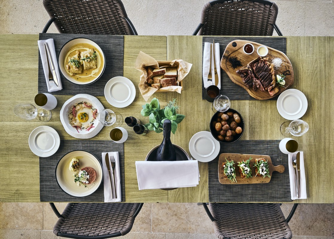 aminess-blog-croatia-during-winter-dinner-table