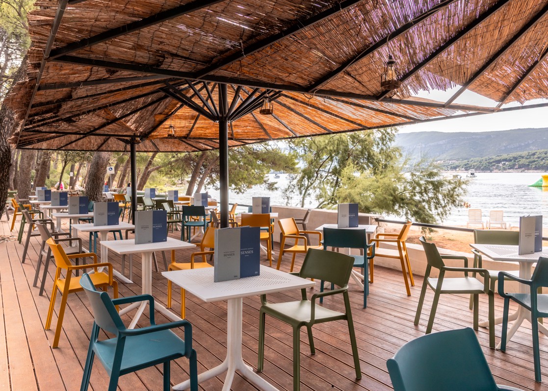 Aminess_Younique_Senses_Resort_2025_Restaurant_Soline_and_Beach_bar_01