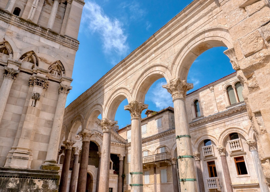 shutterstock_2279339273