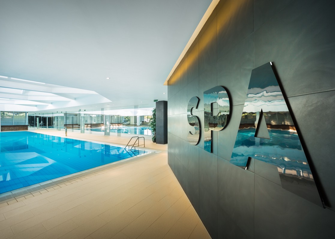 aminess-blog-benefits-of-looking-at-the-sea-spa-maestral-pool