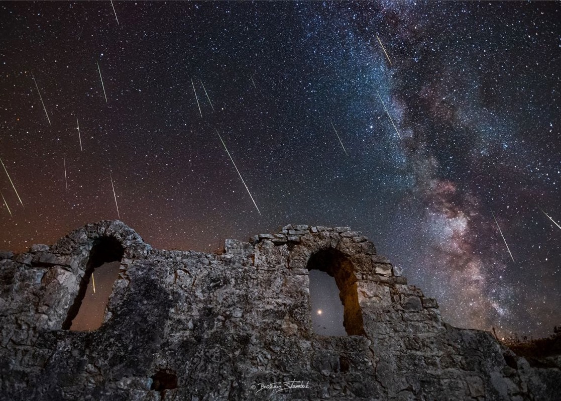 Under-a-starry-canopy-night-sky