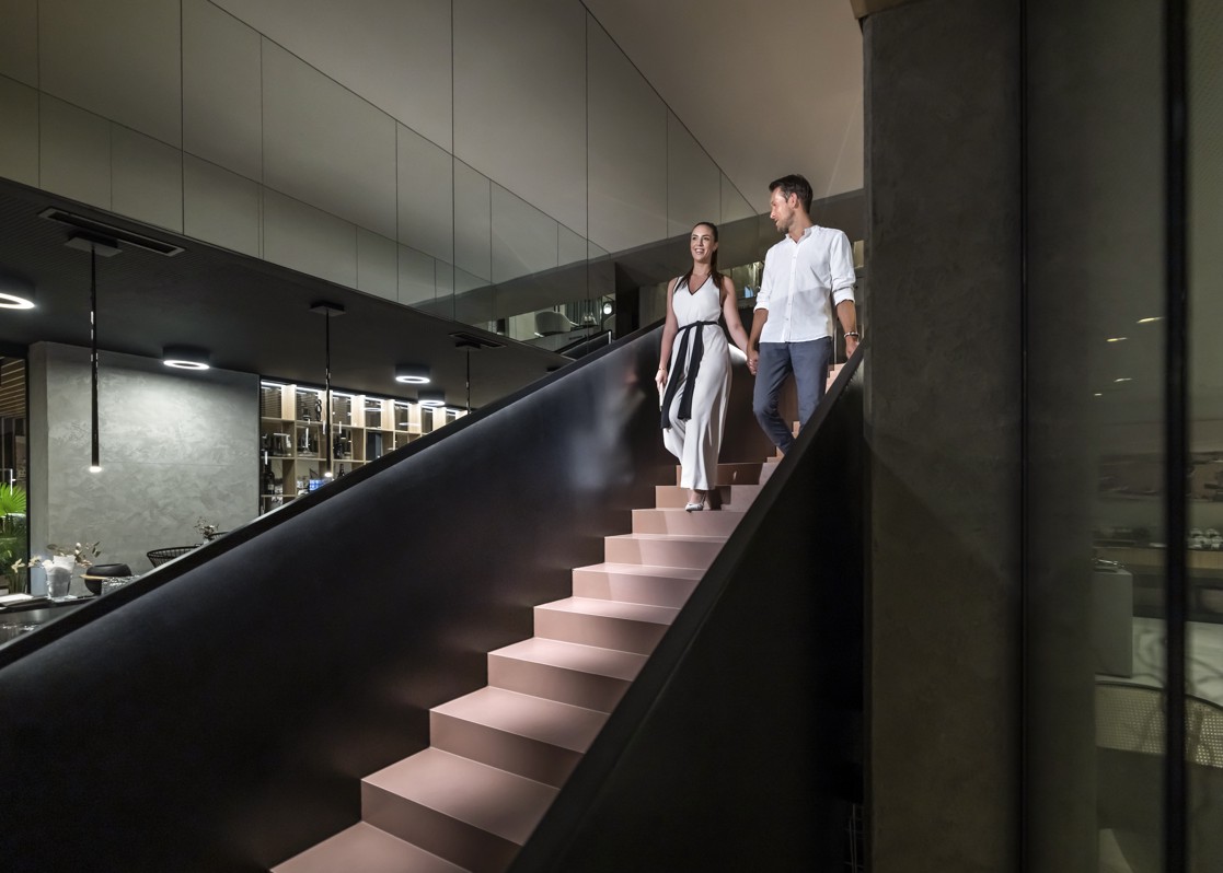 aminess-younique-narrivi-hotel-lobby-stairs