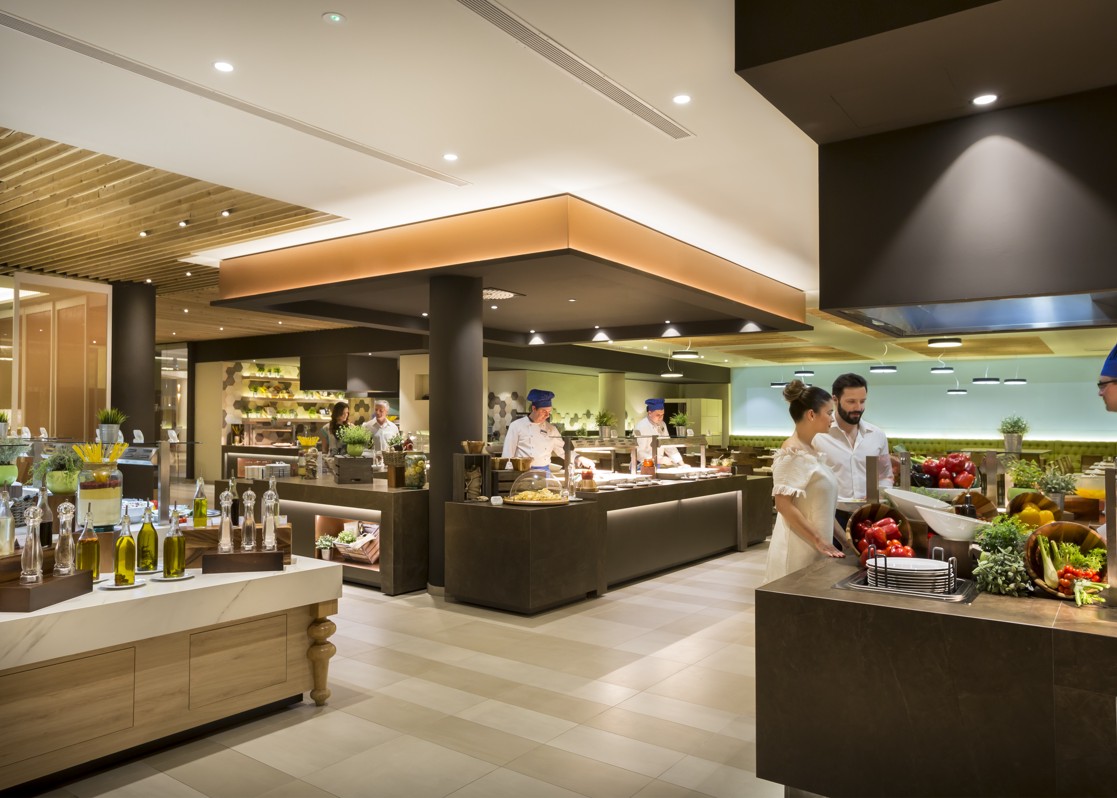 aminess-blog-winter-vacation-with-kids-novigrad-maestral-hotel