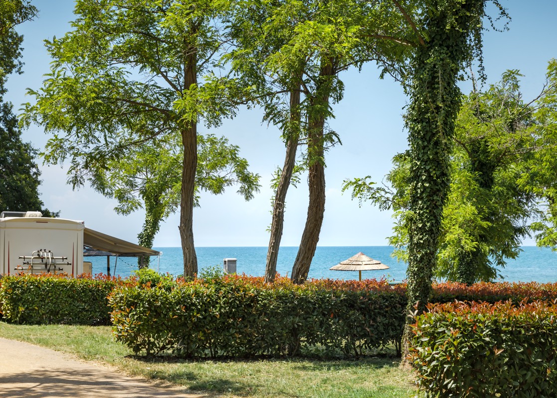 aminess-blog-camping-in-istria-old-town-maravea-luxury-mare