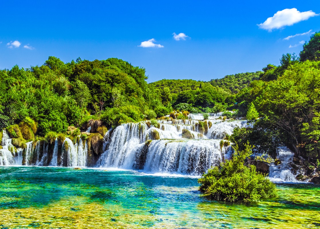 aminess-blog-romantic-spring-escape-makarska-krka
