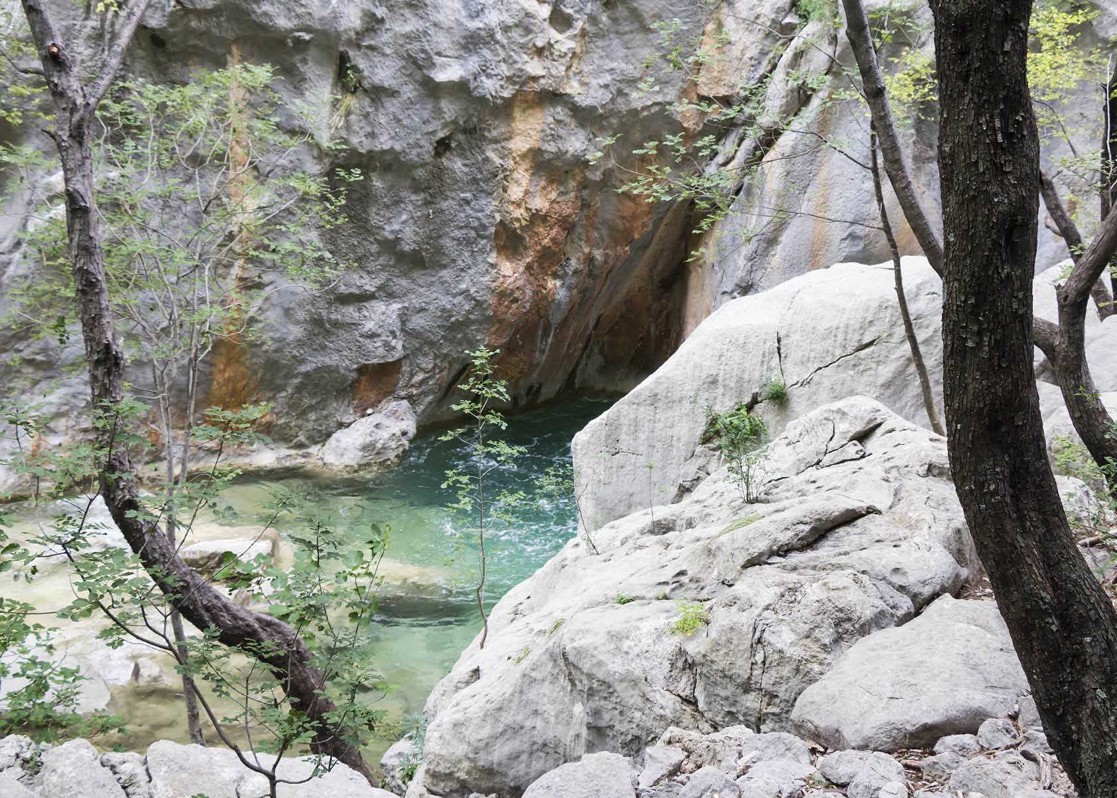 aminess-blog-reasonsw-why-you need-to-visit-croatia-nature-rocks