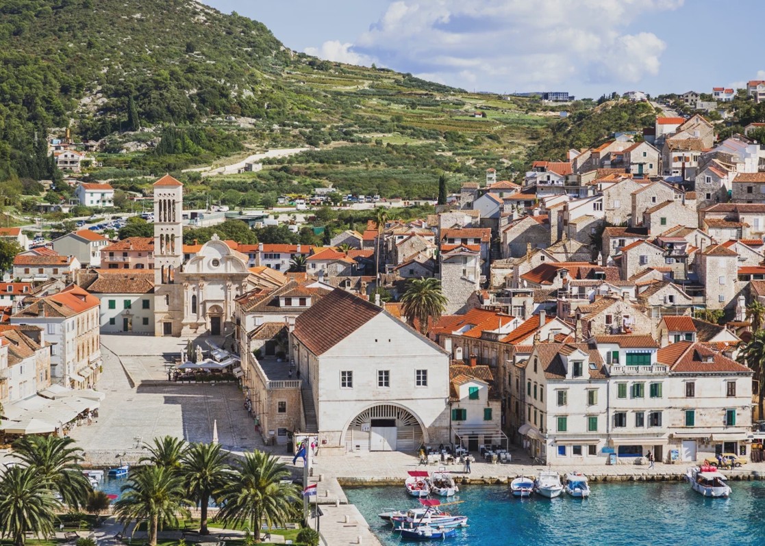 aminess-hvar-old-town-waterfront-bell-tower-boats