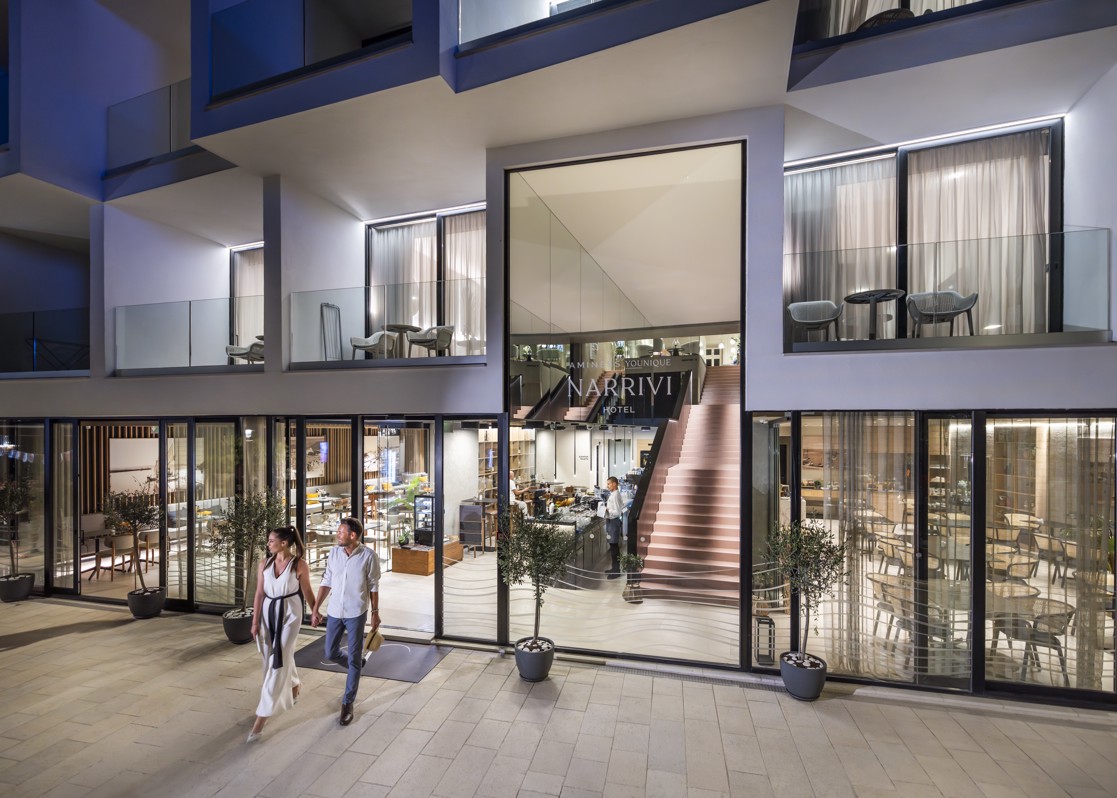 aminess-younique-narrivi-hotel-exterior-night