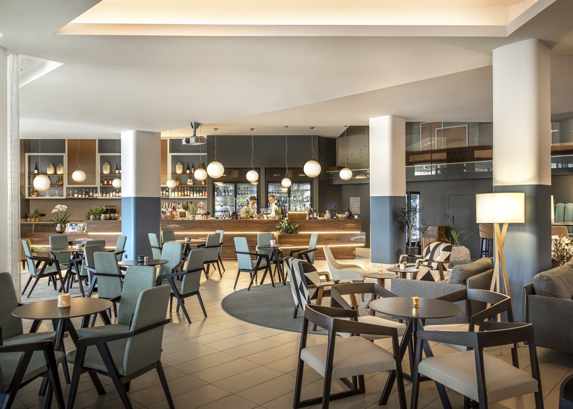 aminess-blog-perfect-autumn-in-croatia-maestral-bar