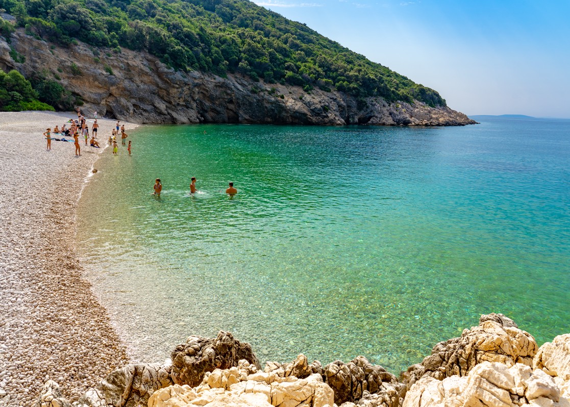 aminess-blog-best-beaches-in-kvarner-lubenice-cres