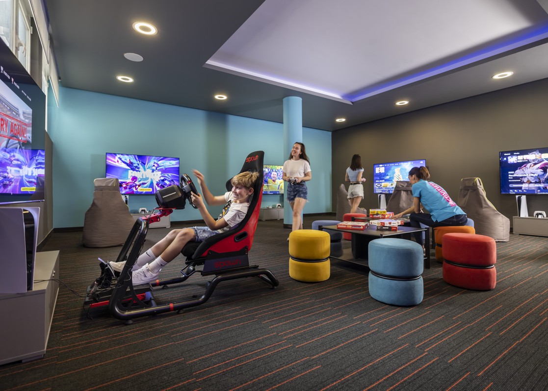 aminess-blog-kids-gaming-room-fun-maestral-hotel