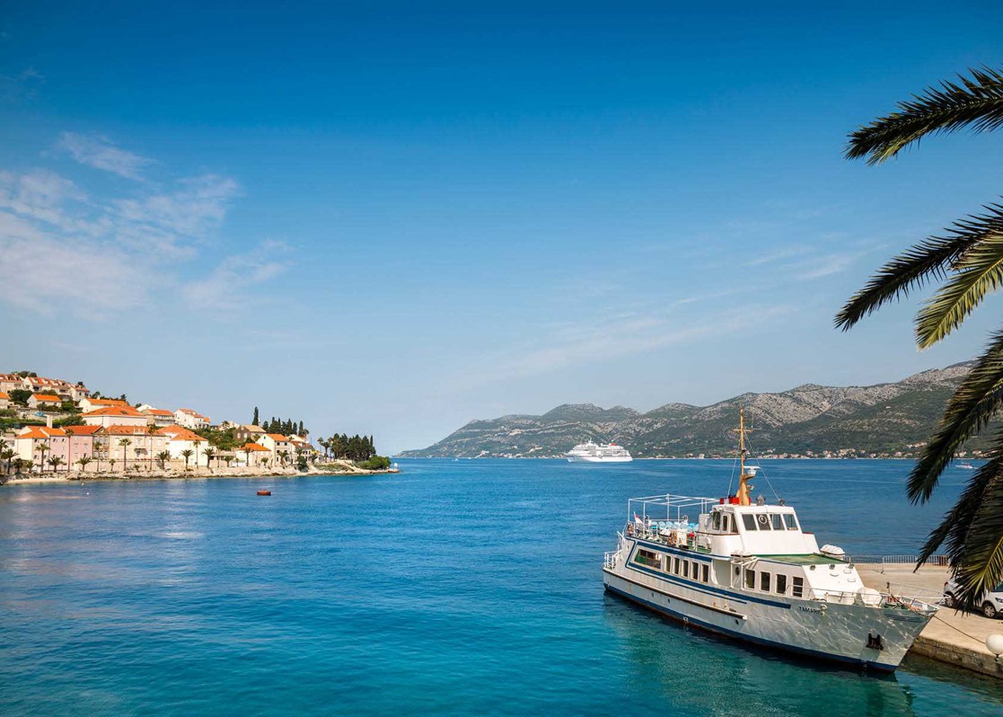 aminess-blog-reasonsw-why-you need-to-visit-croatia-ferry