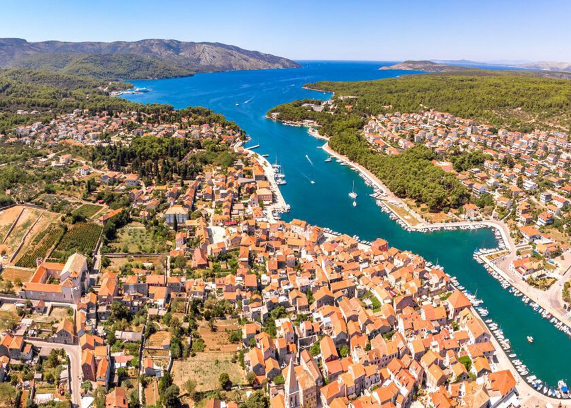 aminess-stari-grad-hvar-harbor-aerial-view