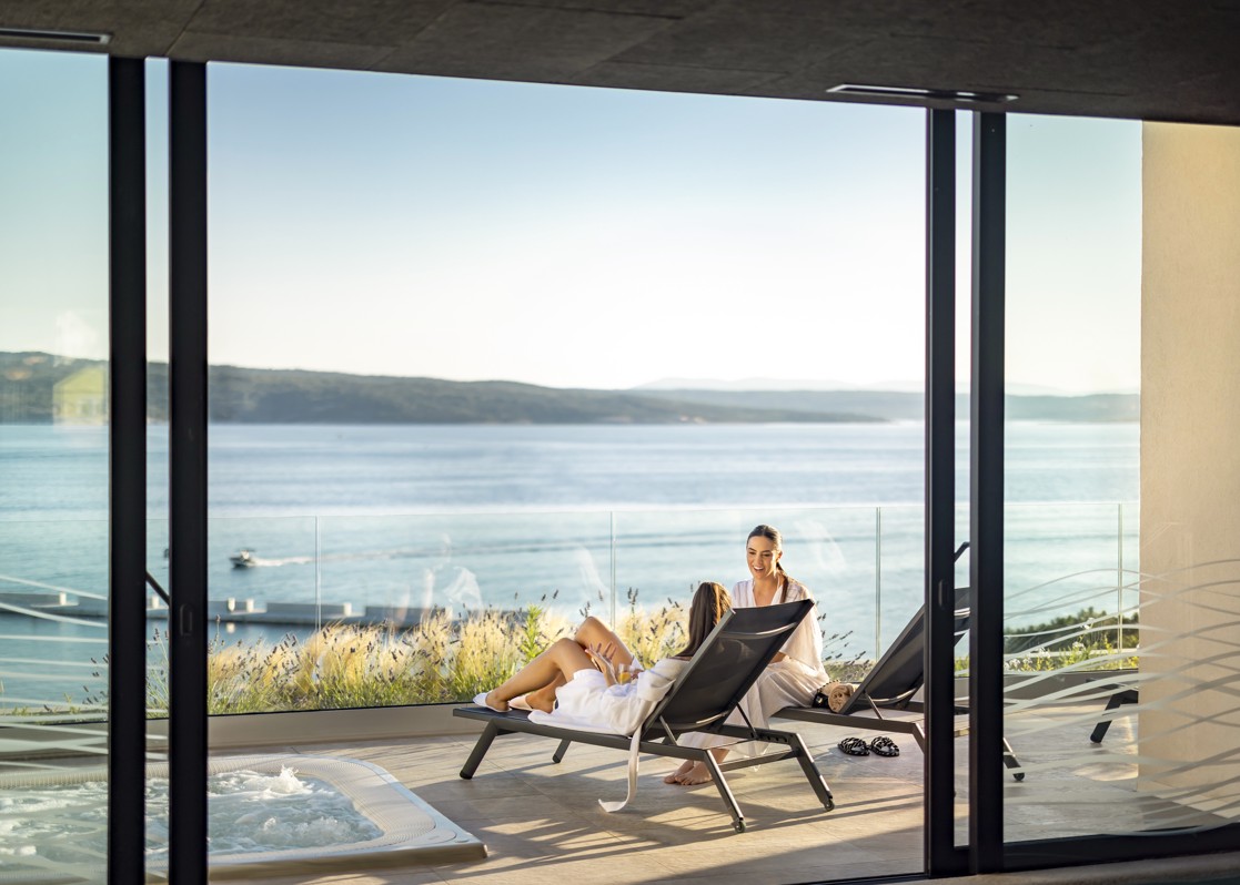 aminess-younique-narrivi-hotel-wellness-terrace-lounges