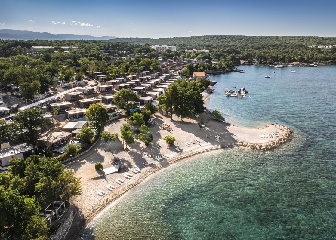 aminess-blog-aminess-atea-resort-autumn-beach-krk