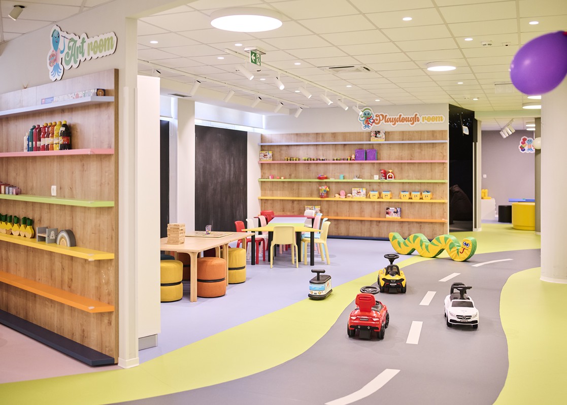 aminess-maestral-hotel-playroom-indoor-kids-area