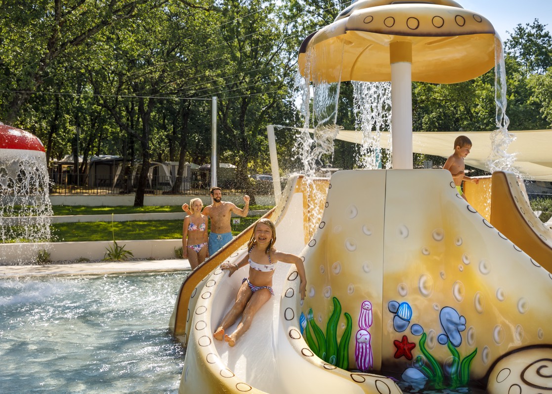 aminess-family-water-playground-pool-slide