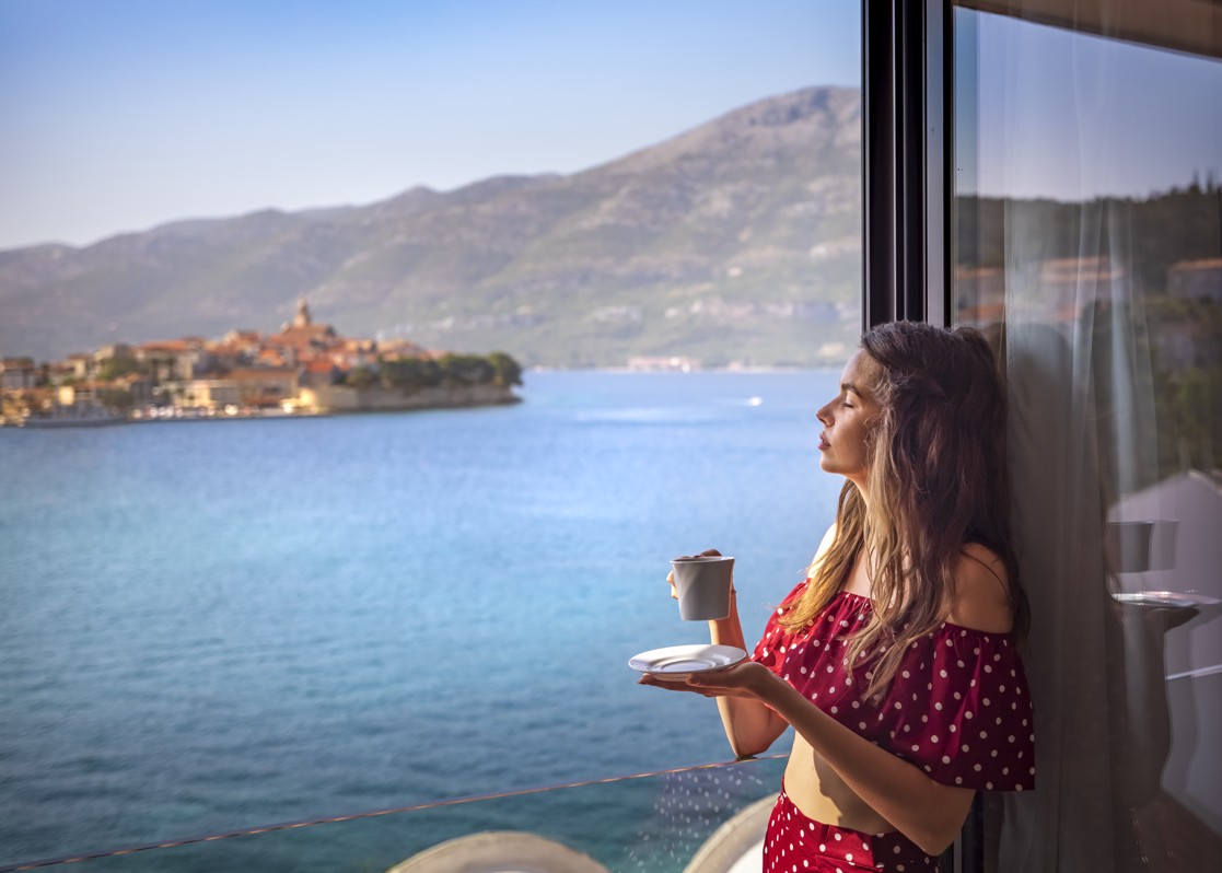 aminess-room-sea-view-morning-coffee