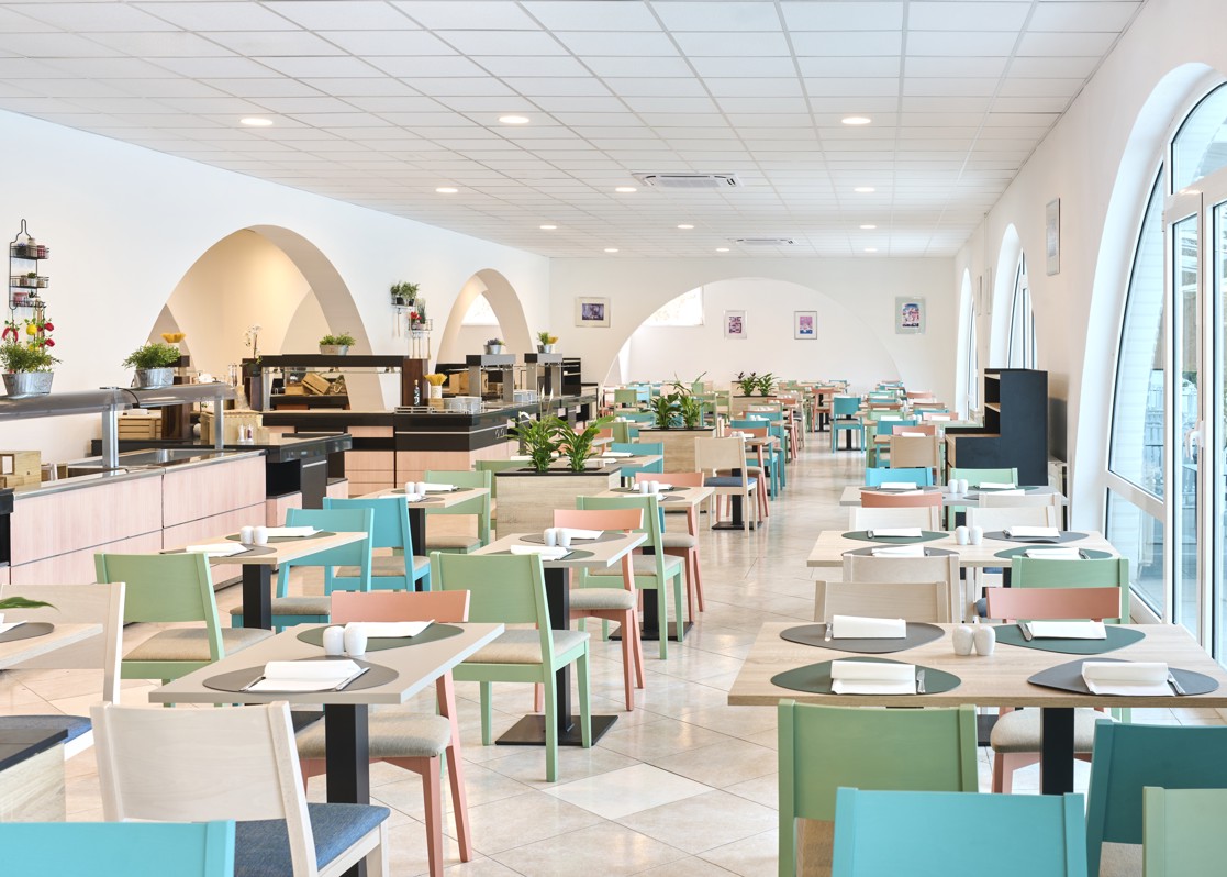 aminess-blog-hotel-buffet-restaurant-with-modern-interior