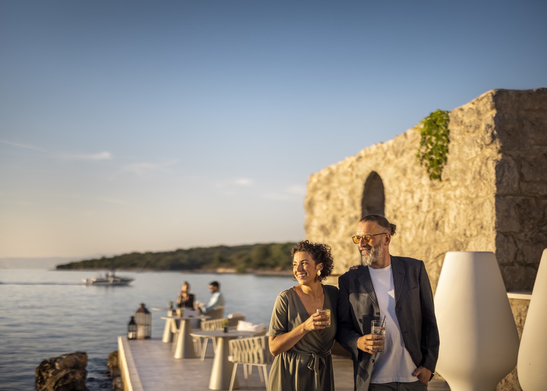 aminess-blog-is-croatia-a-good-wedding-destination-happy-couple