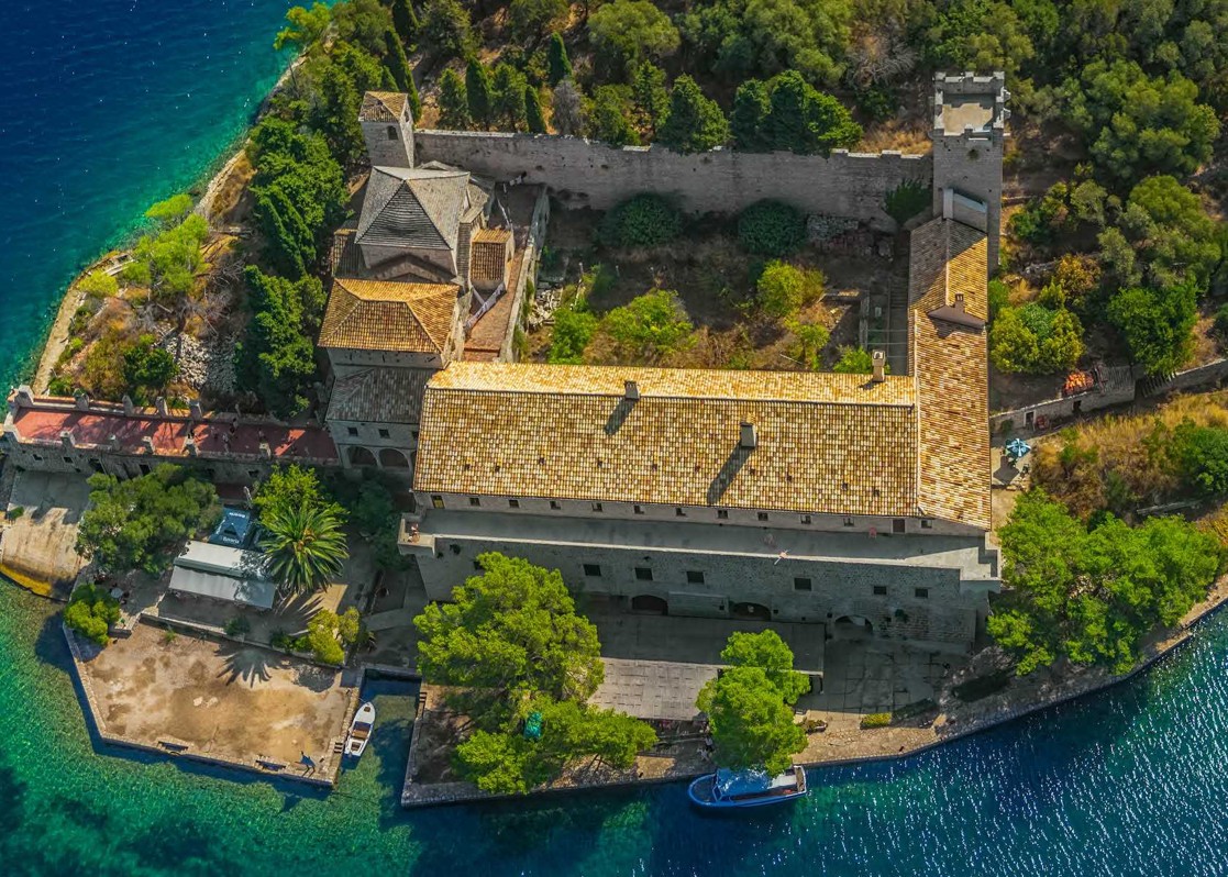 aminess-blog-reasonsw-why-you need-to-visit-croatia-monastery