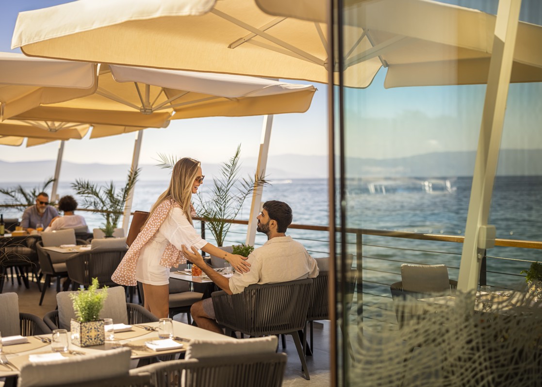 blog-aminess-restaurant-terrace-sea-view