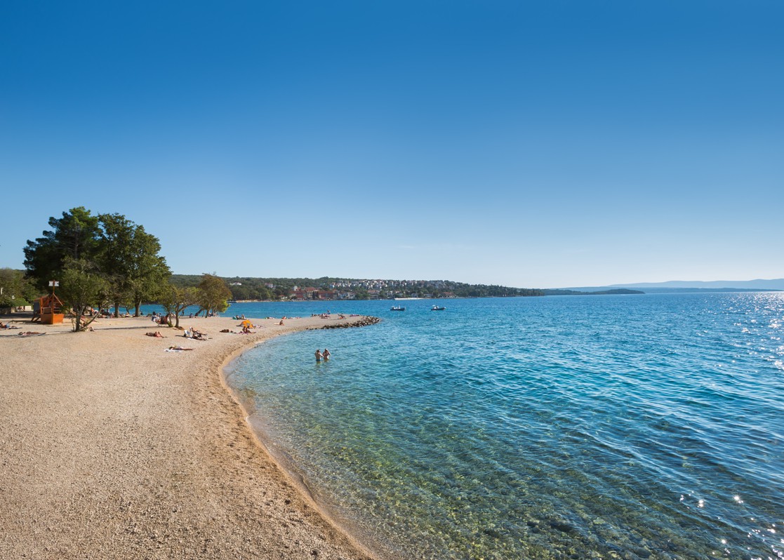 aminess-blog-where-to-stay-krk-island-atea-beach