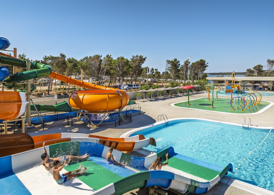 aminess-avalona-resort-pag-aquapark-slides