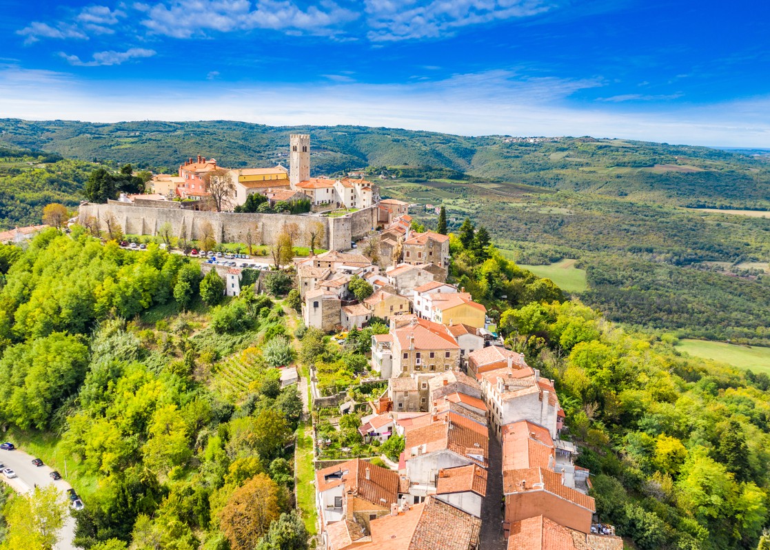 aminess-blog-romantic-places-for-proposal-in-croatia-motovun-from-air