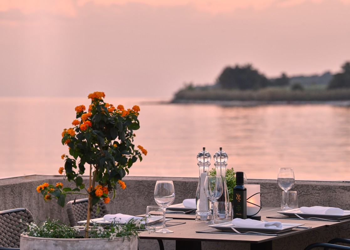 aminess-blog-restaurants-and-bars-novigrad-half