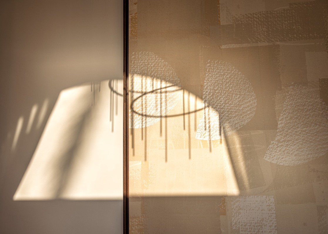 aminess-younique-korcula-heritage-hotel-wall-art-chandelier-shadow
