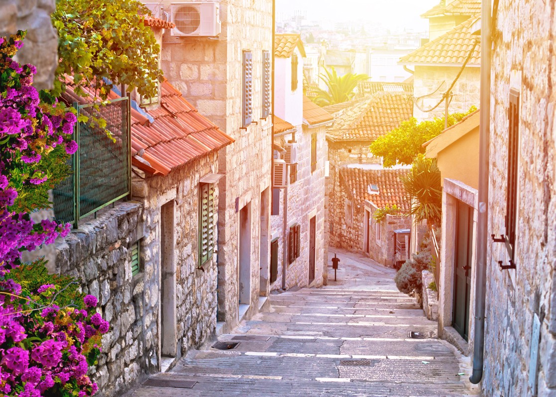 aminess-blog-explore-dalmatian-coast-and-islands-split-street