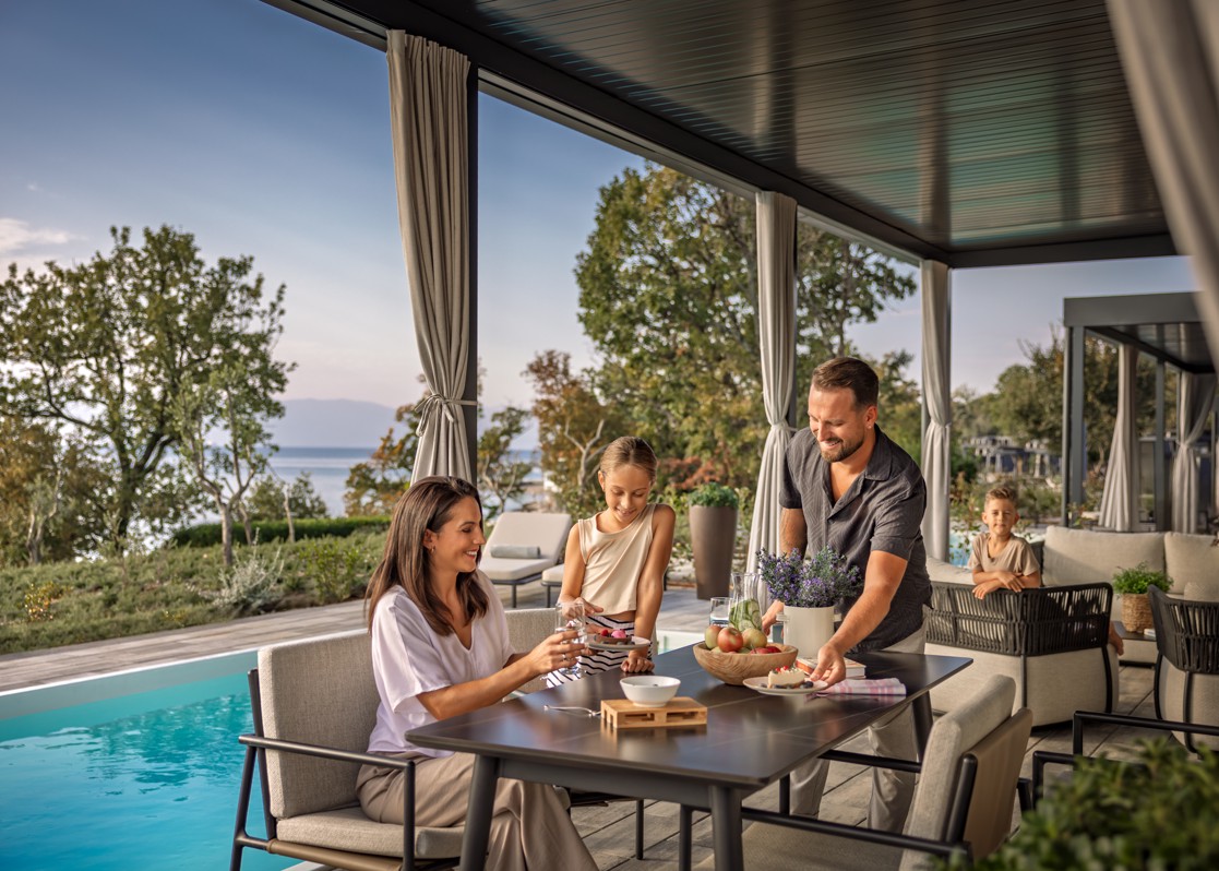 Style_Camping_Atea_Resort_2025_Lifestyle_Amber_Sea_Luxury_HH_with_pool_05